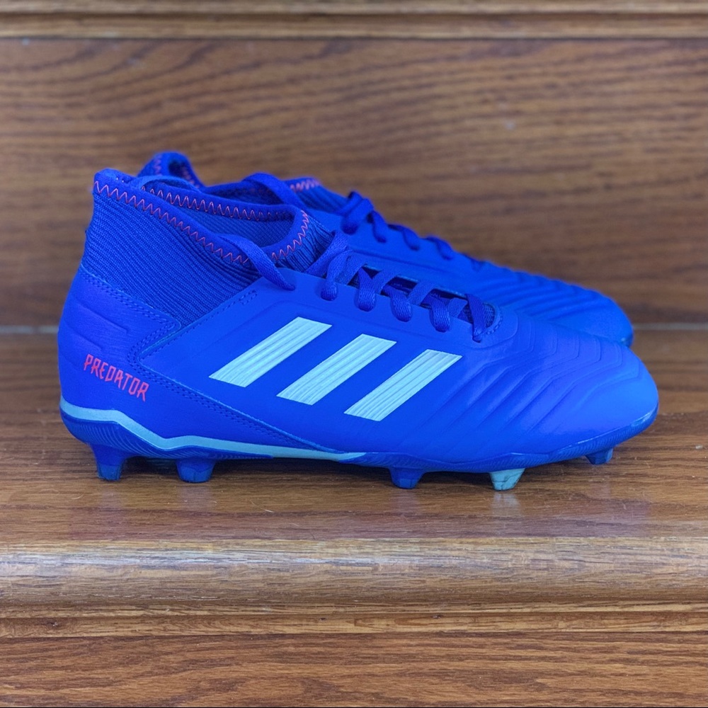 Adidas youth Predator 19.3 firm ground cleats NWOT